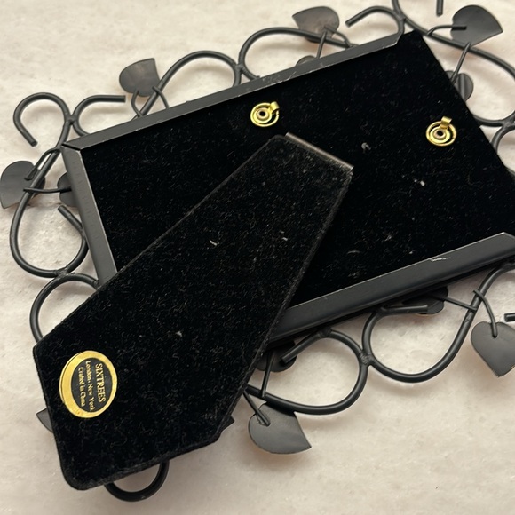 Six Trees metal floral vine leaf scroll photo frame 4x6 - Picture 2 of 7